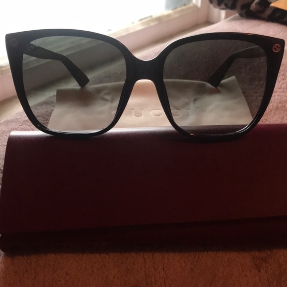 NEW Gucci Black Cat Eye Sunglasses, comes with Gucci shipping bag - Picture 2 of 13